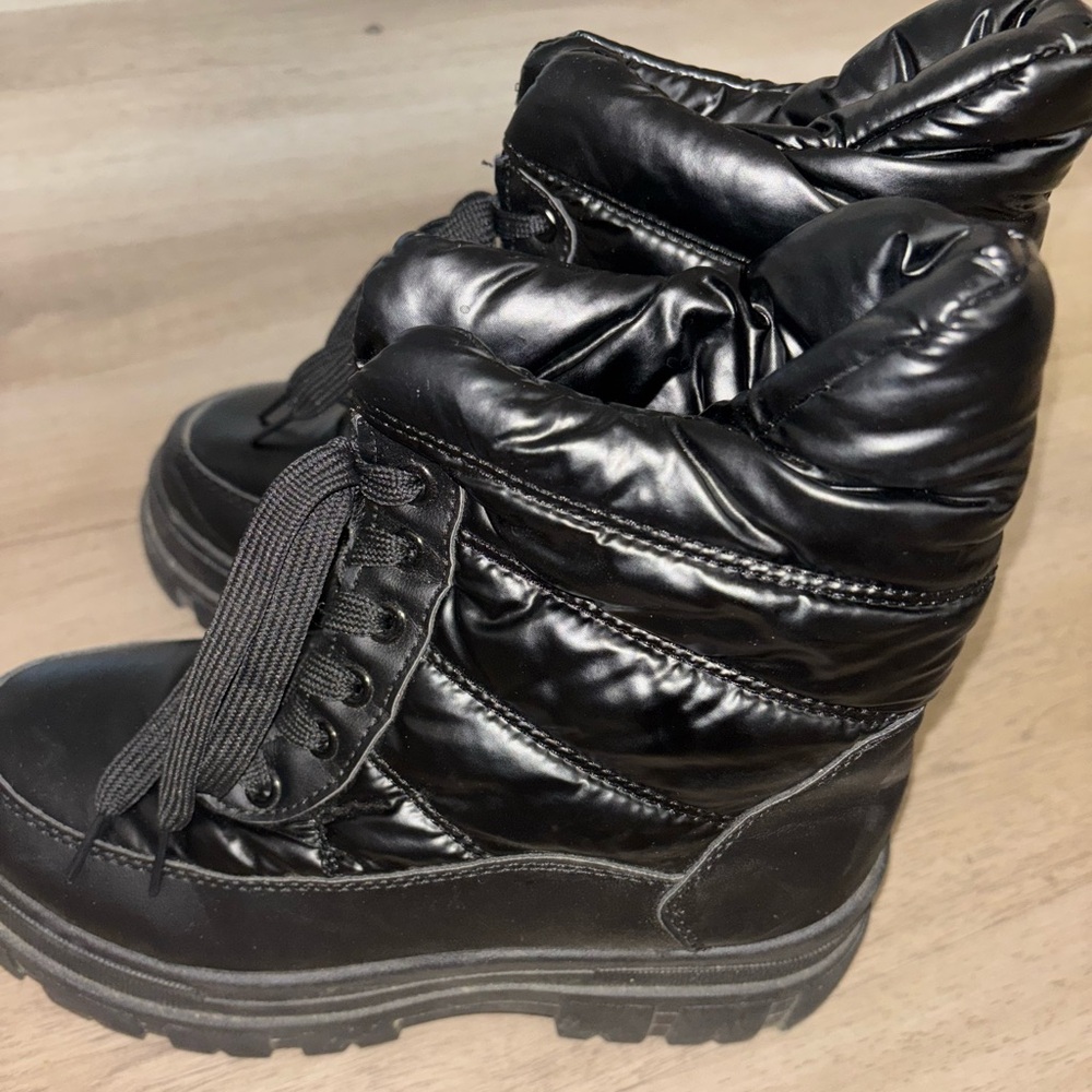Black leather puffer boots 6